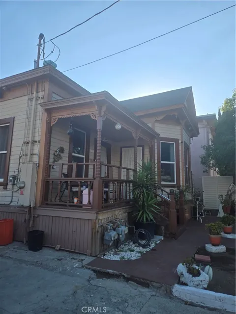 1460 W 23rd Street