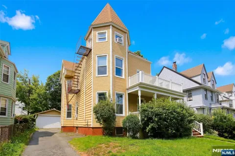59 E Stockton Place
