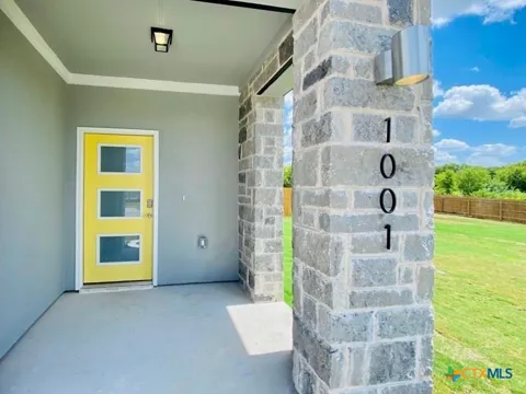1001 Winnsboro Loop