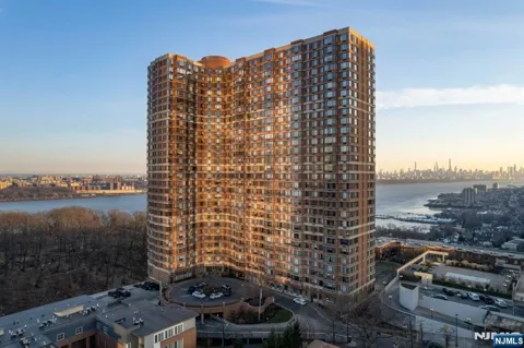 100 Old Palisade Road 1801