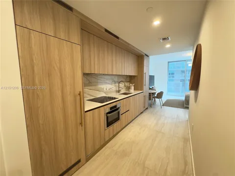 77 SE 5th #1909