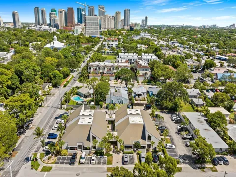 1330 SE 4TH AVENUE #F