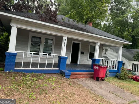 952 Curry PL
