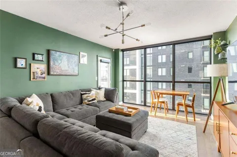 1280 W Peachtree ST NW