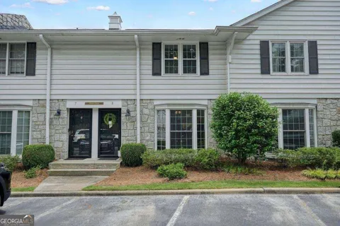 136 Peachtree Memorial DR NW