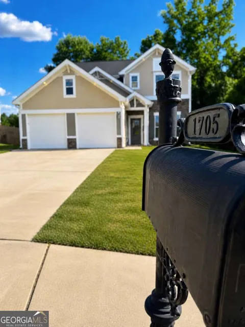 1705 Chinaberry CT