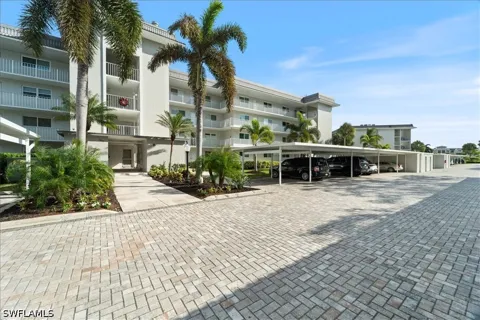 Goodlette-Frank Road S #B202