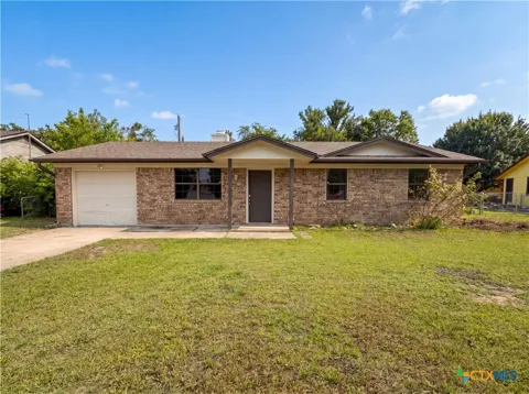 912 Hackberry Street