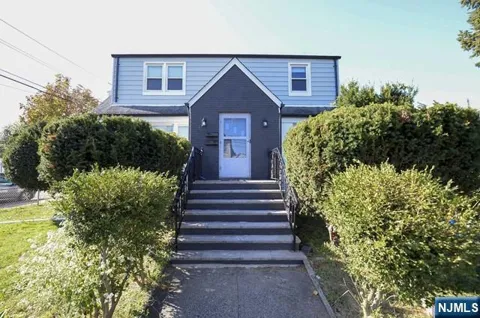 487 Gregory Avenue 2nd Floor
