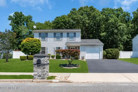 8 Honeysuckle Way