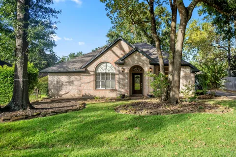 812 Woodland Lane