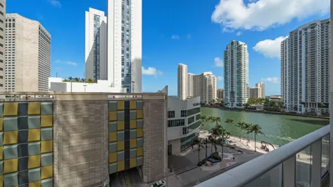300 S BISCAYNE BOULEVARD #L-832