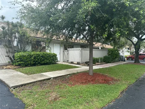 3635 NW 99th Ter #8B