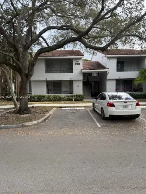 631 Lyons Rd #12101