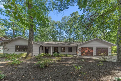 4137 Comanche Trail