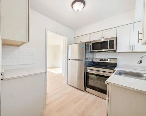 2961 NE 7th Avenue #Apt a