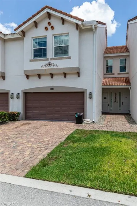 7139 Greenwood Park Circle #11