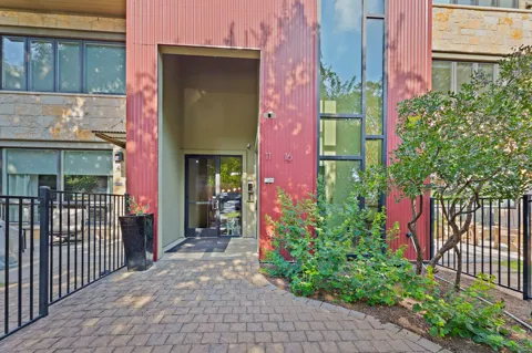 3200 Grandview Street #11