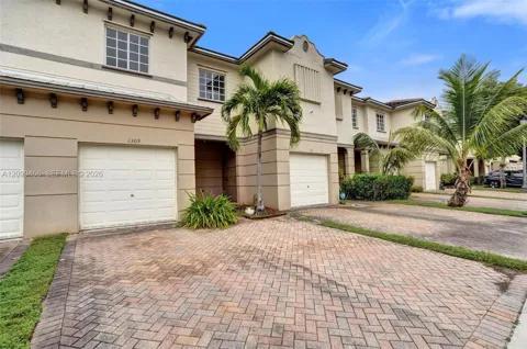 1309 Lucaya Dr
