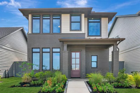 16718 Vibrant Avenue