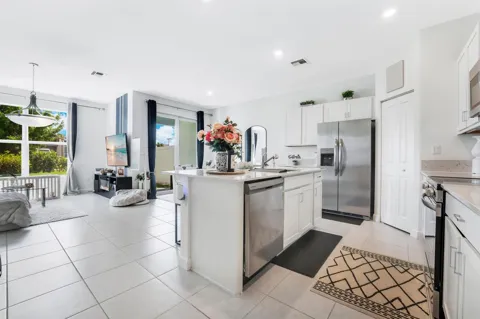 4178 LAGOON SHORE DRIVE