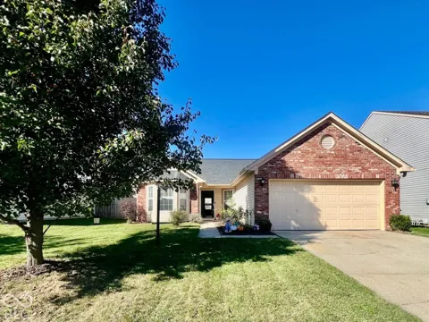 2390 Lakecrest Drive