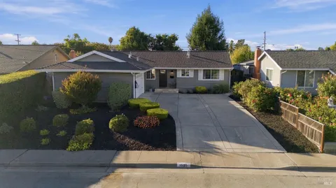 1525 Weaverly Drive