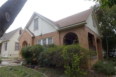 1913 Robbins Place #B