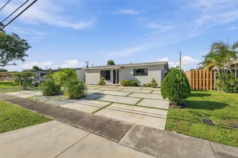 8921 NW 25th Ct