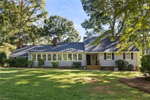719 Quarterstaff Road