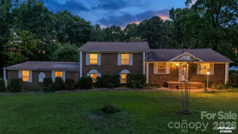 1476 Charlotte Highway