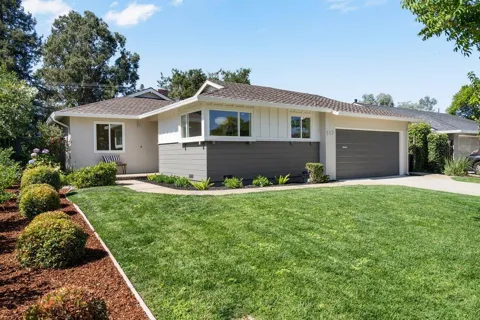 117 Hollycrest Drive