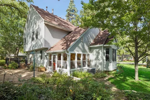 730 County Road B2 W