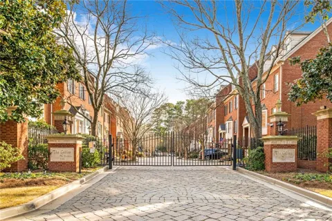 3685 Peachtree Road NE #10