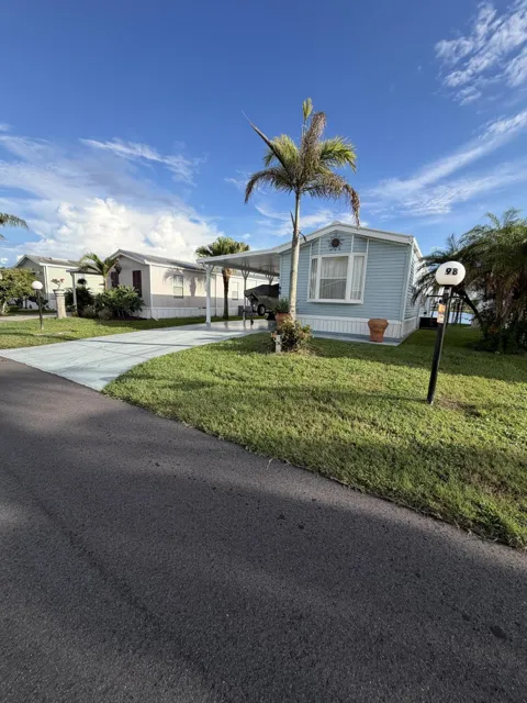 1601 US HIGHWAY 441 SE #98