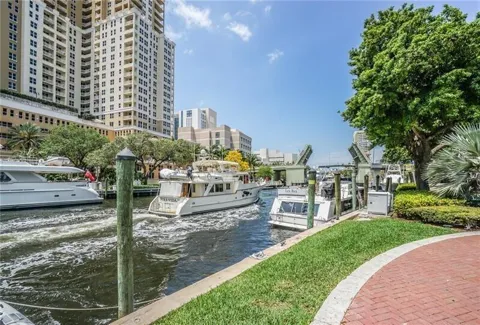 347 NEW RIVER DRIVE E #1808