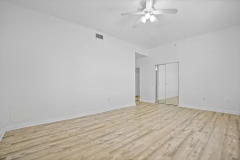 1650 Presidential Way #406
