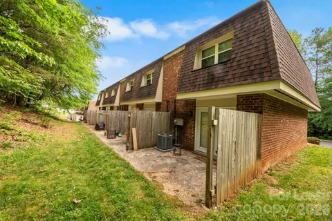 135 Ribet Avenue