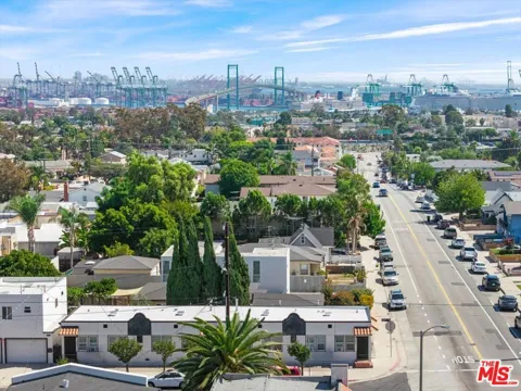 980 W Summerland Avenue