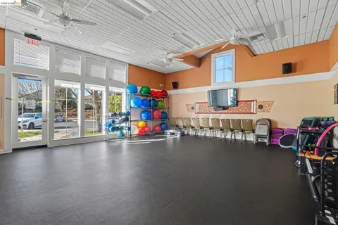 368 St Claire Ter