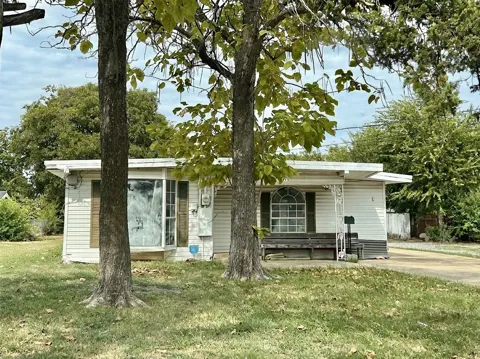 1819 E May Street