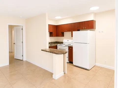 824 NE 16TH STREET #828