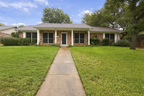 408 Englewood Lane