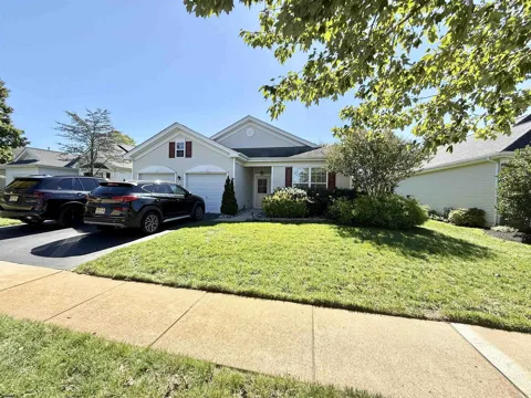 564 CARLISLE LANE