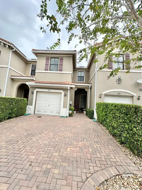 1079 NW 33rd Manor