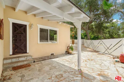 360 Topanga Canyon Boulevard