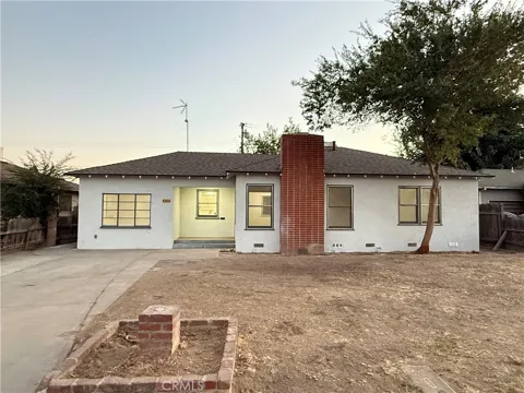 4326 E Brentwood