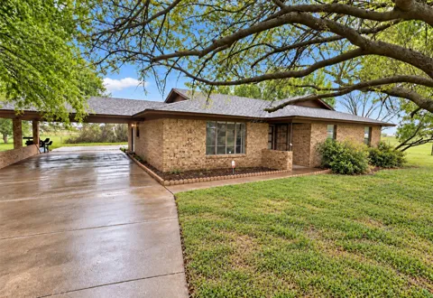 9430 Highway 377