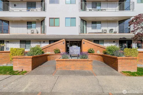 909 I STREET #202