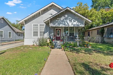 3215 Bosque Boulevard